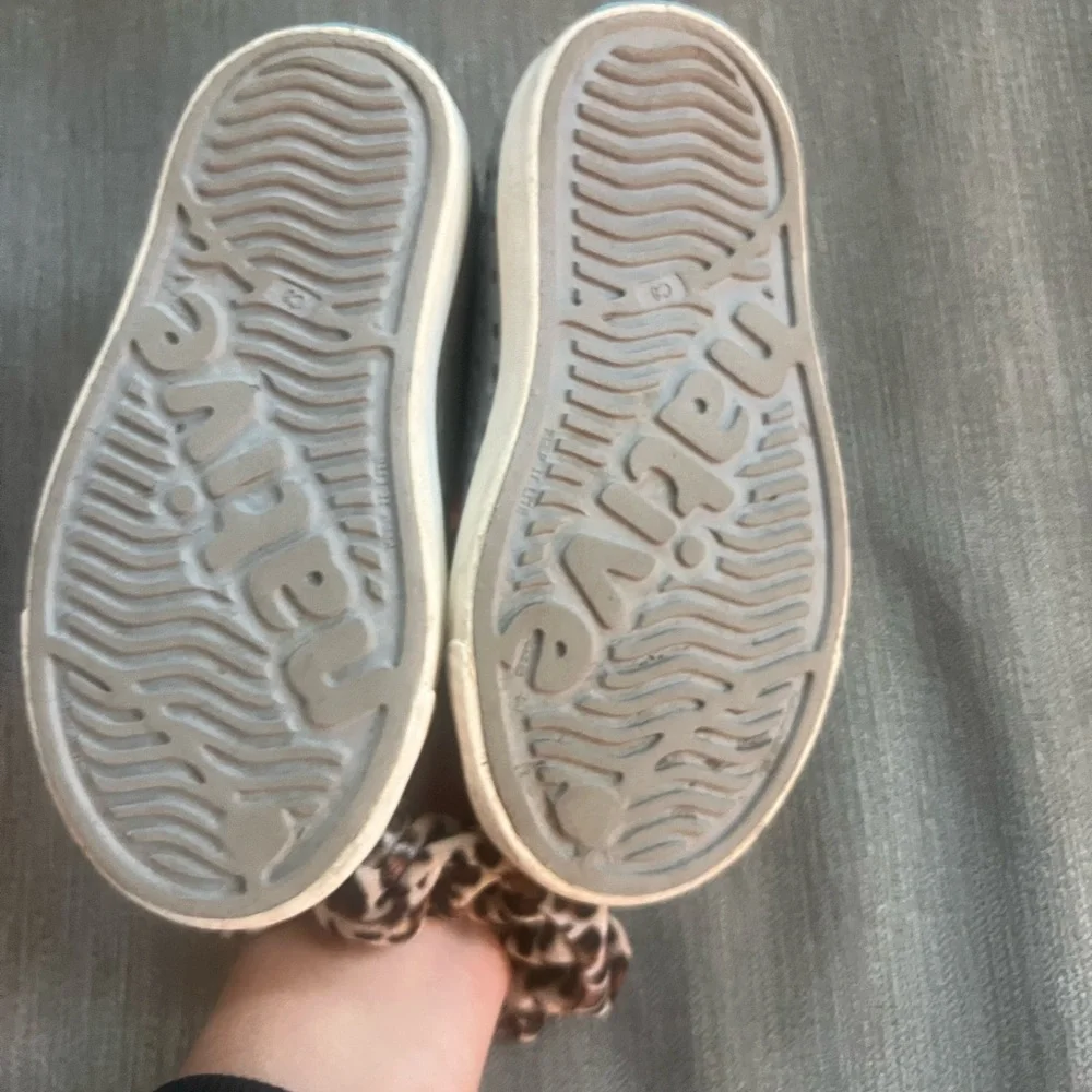 Native shoes - Picture 2 of 2